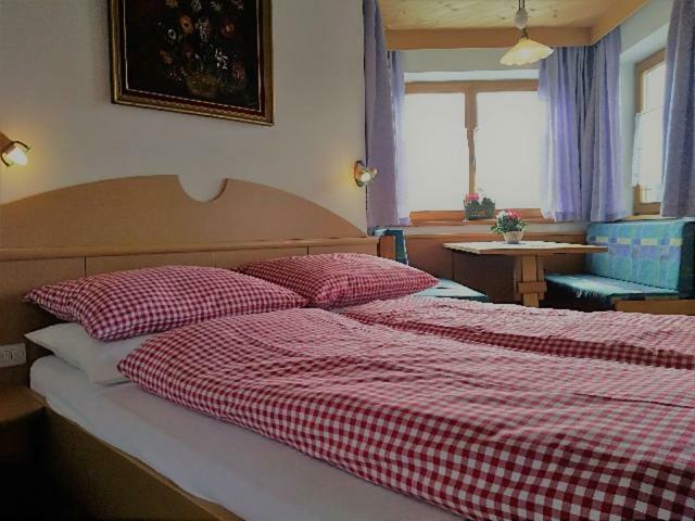 Zimmer - Hinterwalderhof Bed and Breakfast Rio di Pusteria Exteriör bild