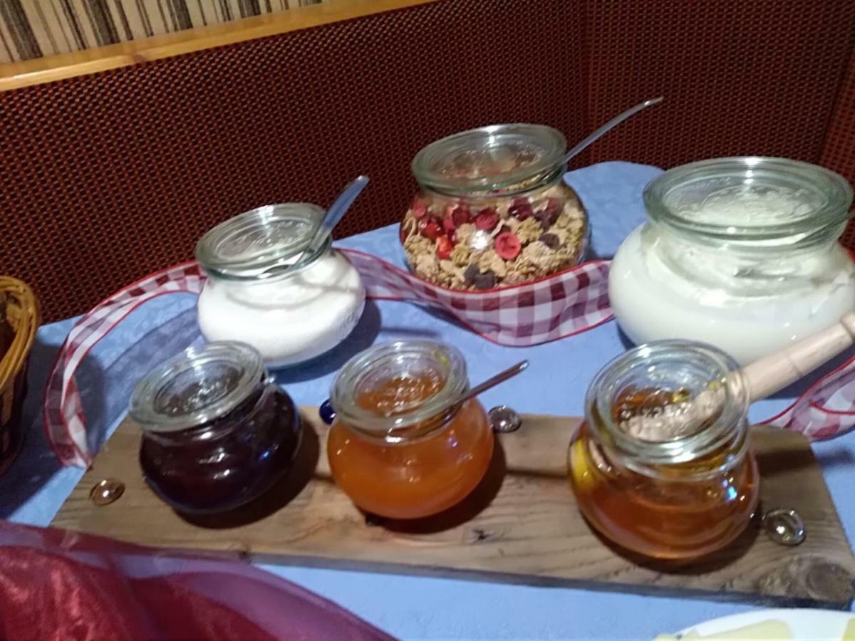 Zimmer - Hinterwalderhof Bed and Breakfast Rio di Pusteria Exteriör bild